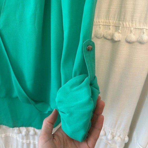 White House Black Market greee blouse with silver buttons size XS - Picture 5 of 10